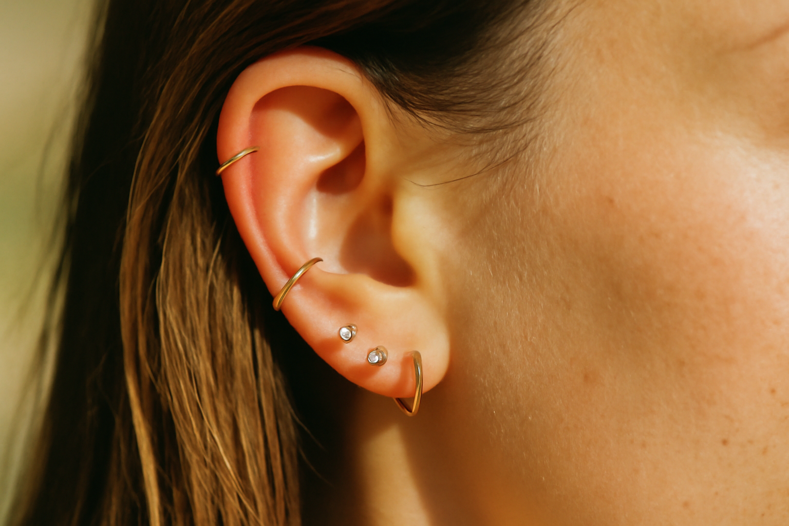 découvrez les dernières tendances en piercings d’oreille avec des styles multi-lobe, hélix et des combinaisons uniques pour un look moderne et personnalisé.