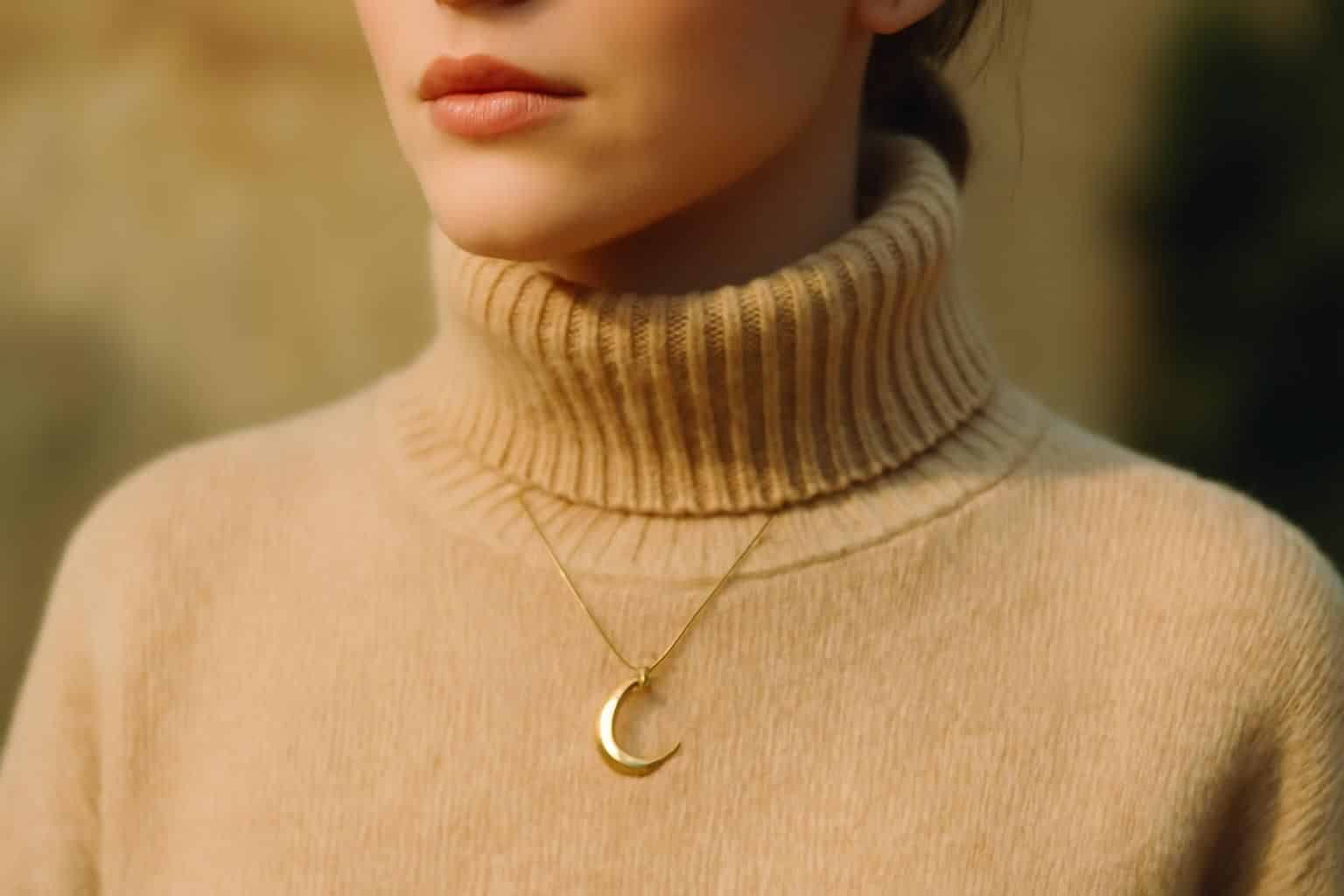 découvrez 10 façons élégantes de porter un collier demi-lune pour sublimer toutes vos tenues avec style et originalité.